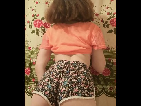 ❤️ Neska gazte sexy galtzak kentzen kameraren aurrean ️❌ Porno gugan ☑