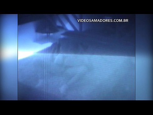 ❤️ Senarrak emazteari filmatzen dio bizilaguna eta makurtu bat dela jakiten du ️❌ Porno gugan ☑