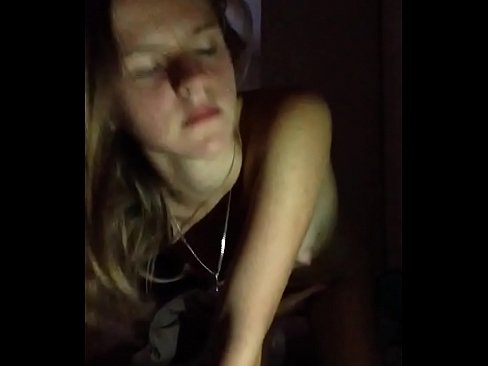 ❤️ Neska bat masturbatzen da eta cums ️❌ Porno gugan ☑